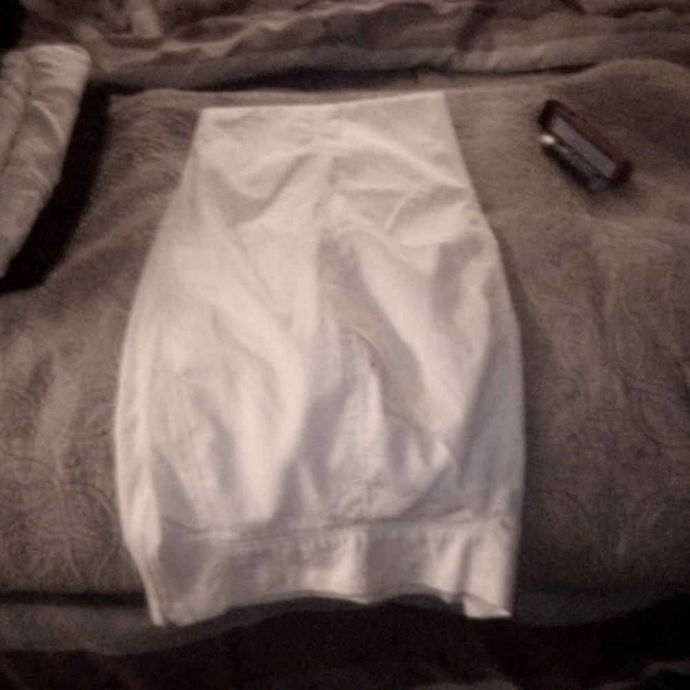 White, Tahari Khaki Jeans, size 6, thin fabric,